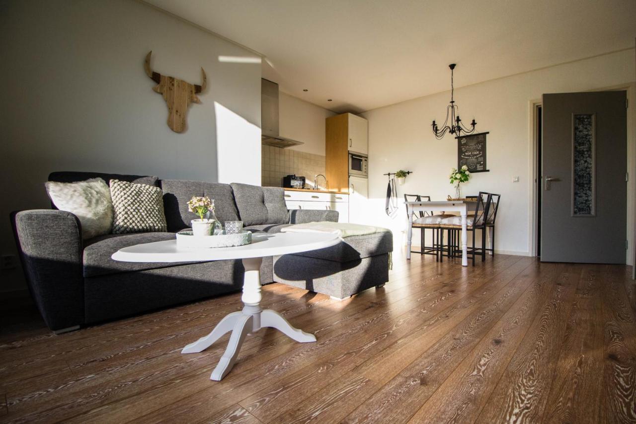 T'Hus Bed & Breakfast Katlijk Екстер'єр фото
