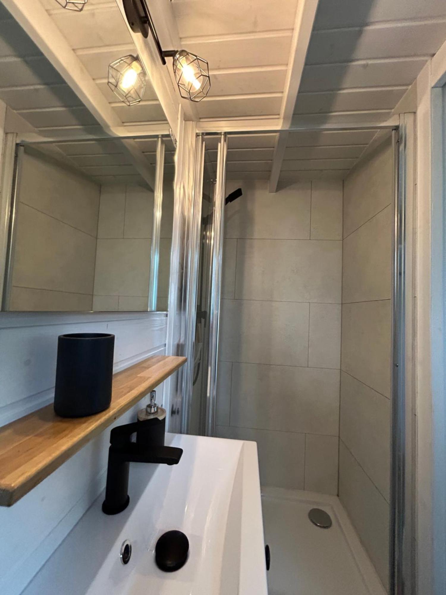 T'Hus Bed & Breakfast Katlijk Екстер'єр фото